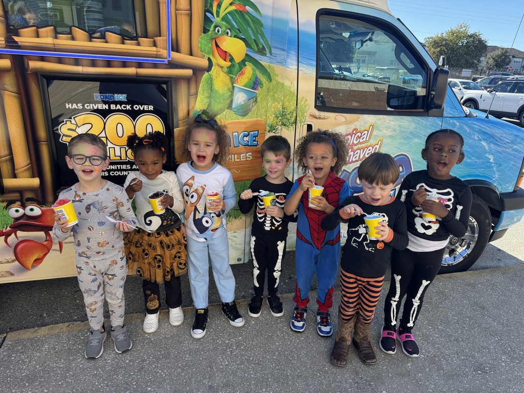 Our Early Childhood Education students did a fantastic job hosting this year’s Little Paws Fall Festival! From pumpkin carving and painting to fun games, music, pizza, and Kona Ice, it was a day filled with laughter, learning, and fall fun. We’re so proud of our students for creating such a memorable experience for our Little Paws!