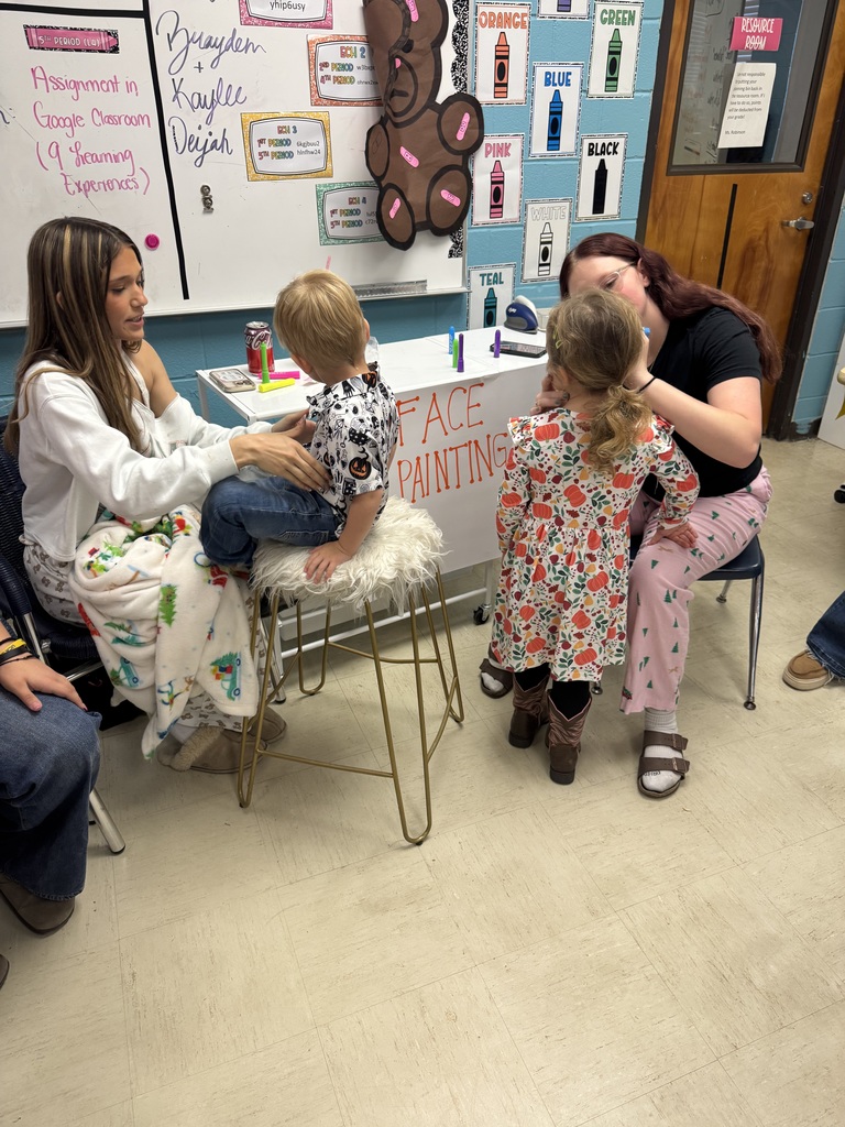 Our Early Childhood Education students did a fantastic job hosting this year’s Little Paws Fall Festival! From pumpkin carving and painting to fun games, music, pizza, and Kona Ice, it was a day filled with laughter, learning, and fall fun. We’re so proud of our students for creating such a memorable experience for our Little Paws!