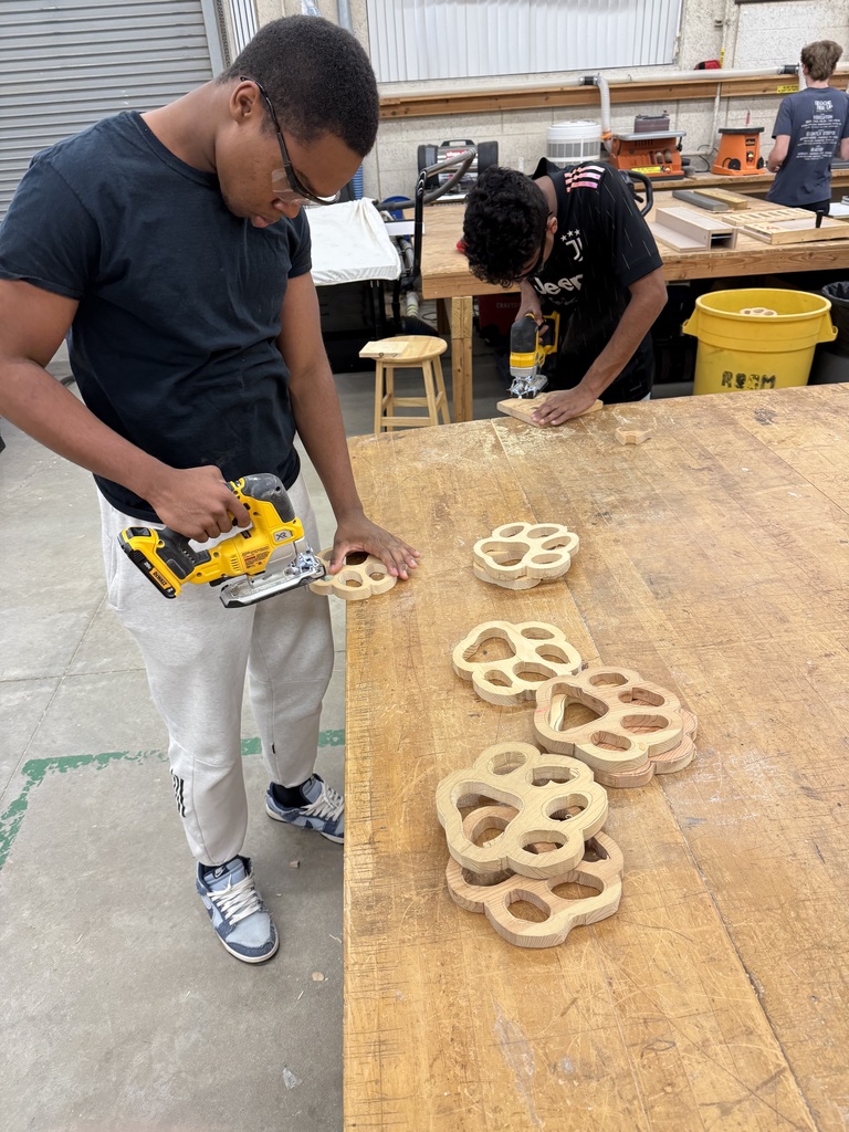Mr. Bruchak’s Carpentry students have been hard at work in the shop, putting their skills to practice through creative, collaborative projects! From designing and cutting seasonal wooden crafts to constructing large-scale builds like benches, our Panthers are learning precision, teamwork, and craftsmanship every step of the way. These projects not only showcase their technical skills but also highlight the pride they take in their work.