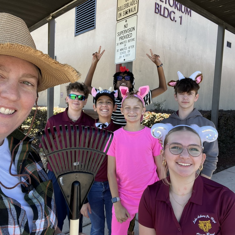 LAJ Tiger drum line visits LAE