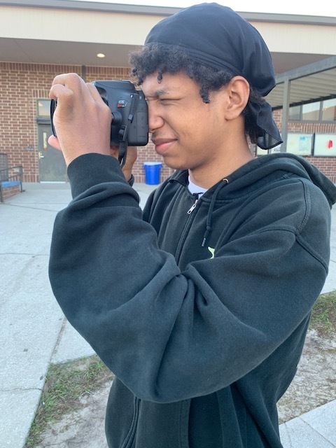 Mr. Nesi’s Photography students took their learning outdoors this week, exploring Ridgeview’s courtyard to practice composition, lighting, and perspective. From experimenting with angles to capturing natural light and shadows, students applied classroom concepts in real-world settings, honing their technical skills while developing their artistic eye. Every camera click was a chance to see the world through a new lens!