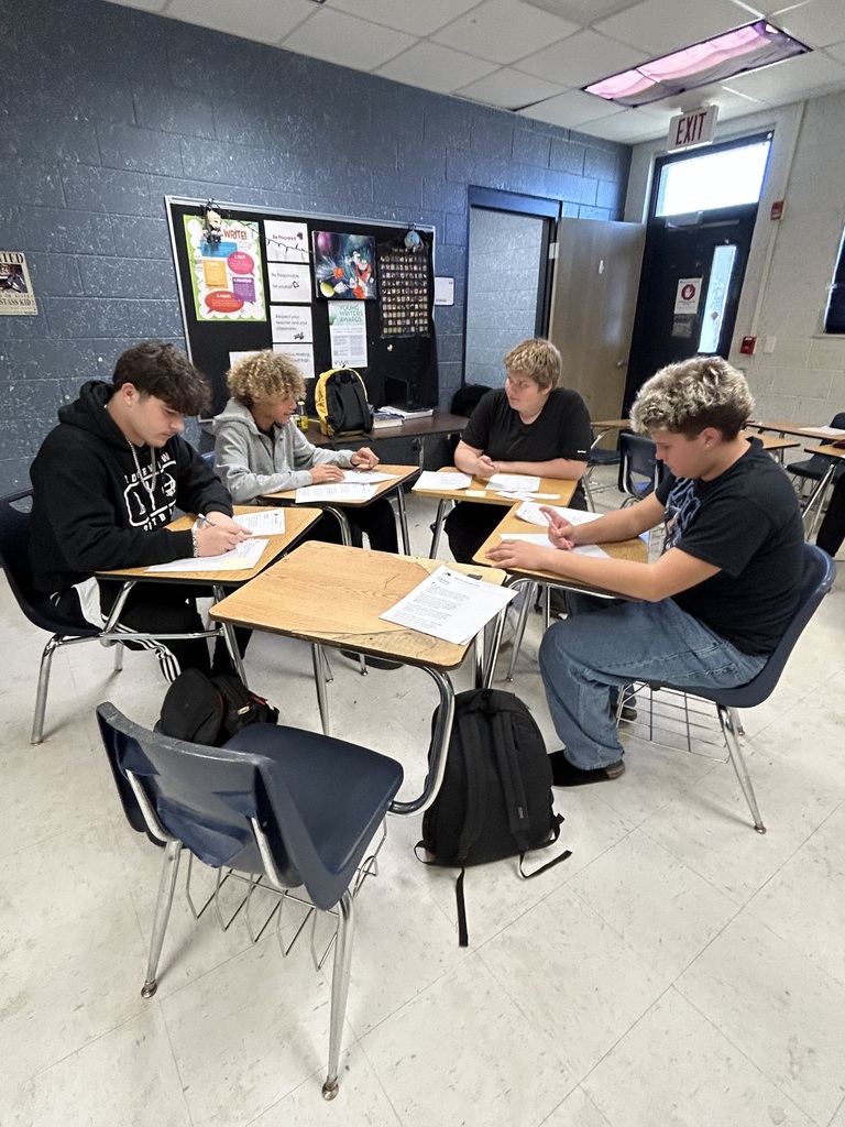 Mr. Ray’s 10th-grade ELA students strengthened their poetry analysis skills today through a FAST-aligned lesson focused on understanding how an author’s writing choices and genre-specific techniques develop meaning. Students practiced close reading, examined connotative and denotative meanings, analyzed diction and tone, and supported their interpretations with textual evidence.