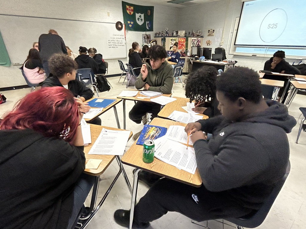 Mr. Ray’s 10th-grade ELA students strengthened their poetry analysis skills today through a FAST-aligned lesson focused on understanding how an author’s writing choices and genre-specific techniques develop meaning. Students practiced close reading, examined connotative and denotative meanings, analyzed diction and tone, and supported their interpretations with textual evidence.