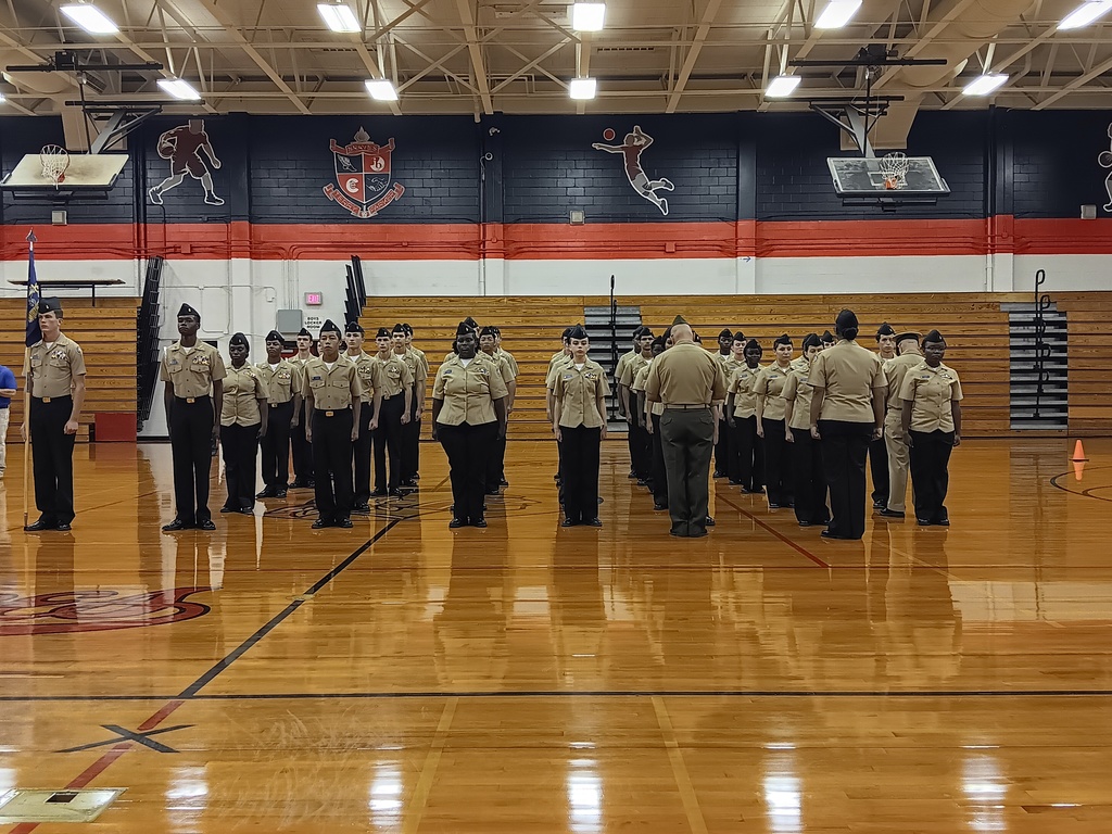 Our Ridgeview NJROTC cadets represented Panther Pride with excellence at Saturday’s Drill Meet hosted by Terry Parker High School! From precision marching to teamwork and discipline, our cadets demonstrated outstanding effort and professionalism throughout each event. Their dedication and pride in representing Ridgeview were truly on display! We’re so proud of their commitment, leadership, and the countless hours they’ve put into preparation. Bravo Zulu, Panthers!