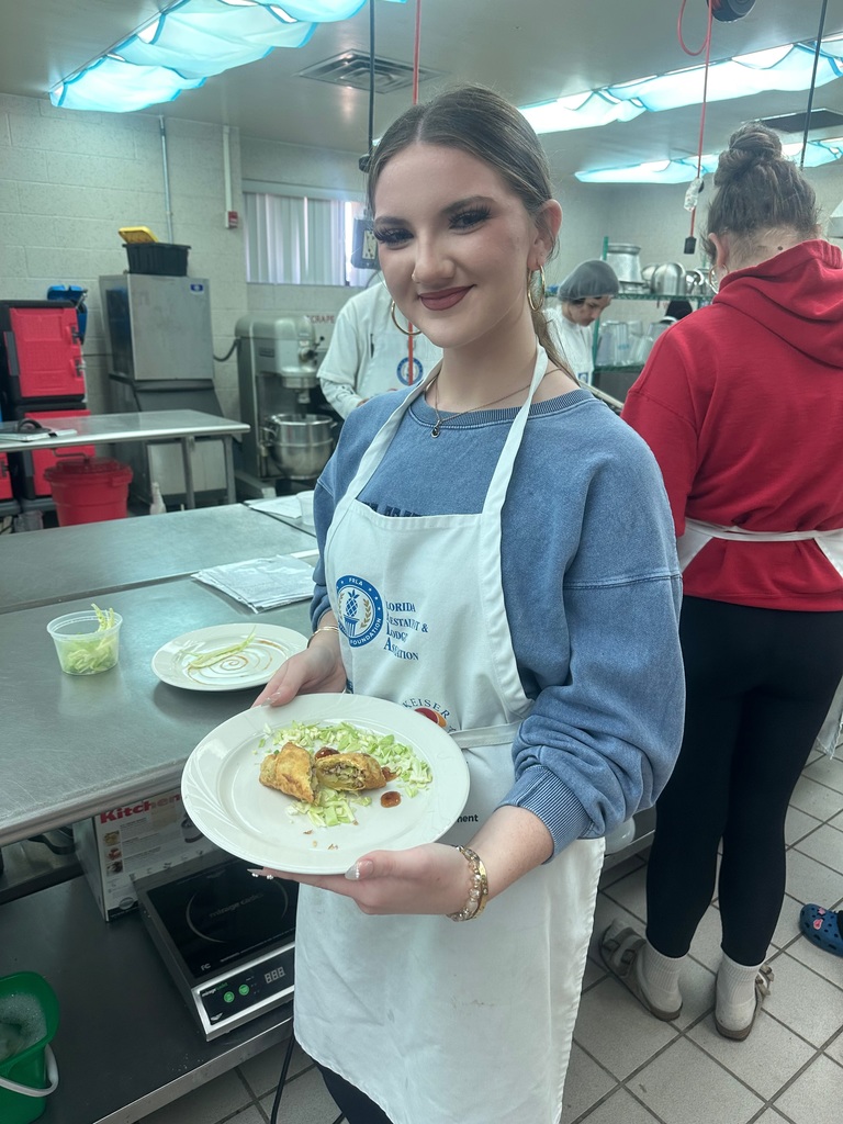 Our Culinary 2 students rolled up their sleeves (and their egg rolls!) today! They practiced time management and organization in the kitchen while preparing delicious egg rolls. The lesson's primary focus was the art of plating; students showcased their creativity by designing unique, eye-catching presentations. A perfect blend of flavor, focus, and food styling!