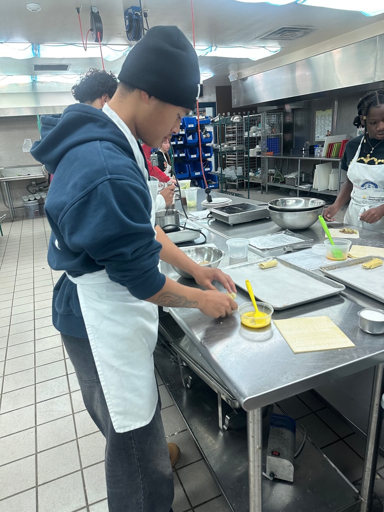 Our Culinary 2 students rolled up their sleeves (and their egg rolls!) today! They practiced time management and organization in the kitchen while preparing delicious egg rolls. The lesson's primary focus was the art of plating; students showcased their creativity by designing unique, eye-catching presentations. A perfect blend of flavor, focus, and food styling!