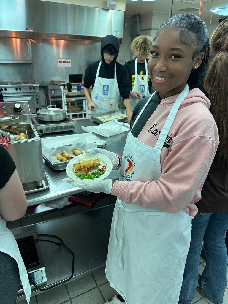 Our Culinary 2 students rolled up their sleeves (and their egg rolls!) today! They practiced time management and organization in the kitchen while preparing delicious egg rolls. The lesson's primary focus was the art of plating; students showcased their creativity by designing unique, eye-catching presentations. A perfect blend of flavor, focus, and food styling!