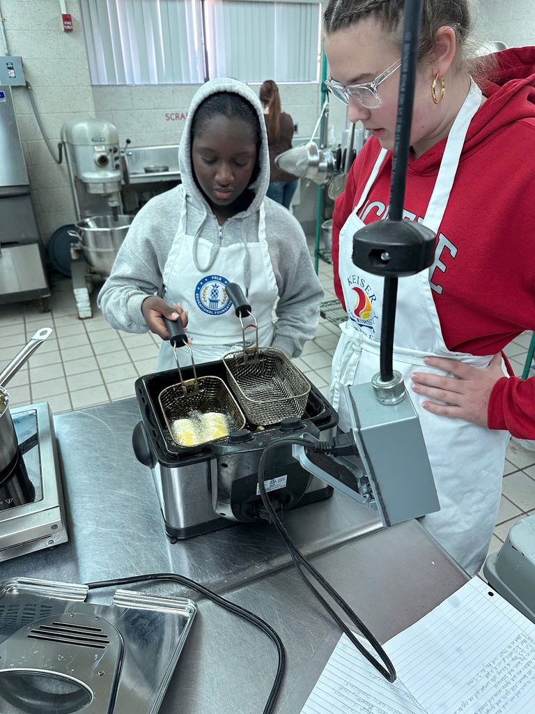 Our Culinary 2 students rolled up their sleeves (and their egg rolls!) today! They practiced time management and organization in the kitchen while preparing delicious egg rolls. The lesson's primary focus was the art of plating; students showcased their creativity by designing unique, eye-catching presentations. A perfect blend of flavor, focus, and food styling!