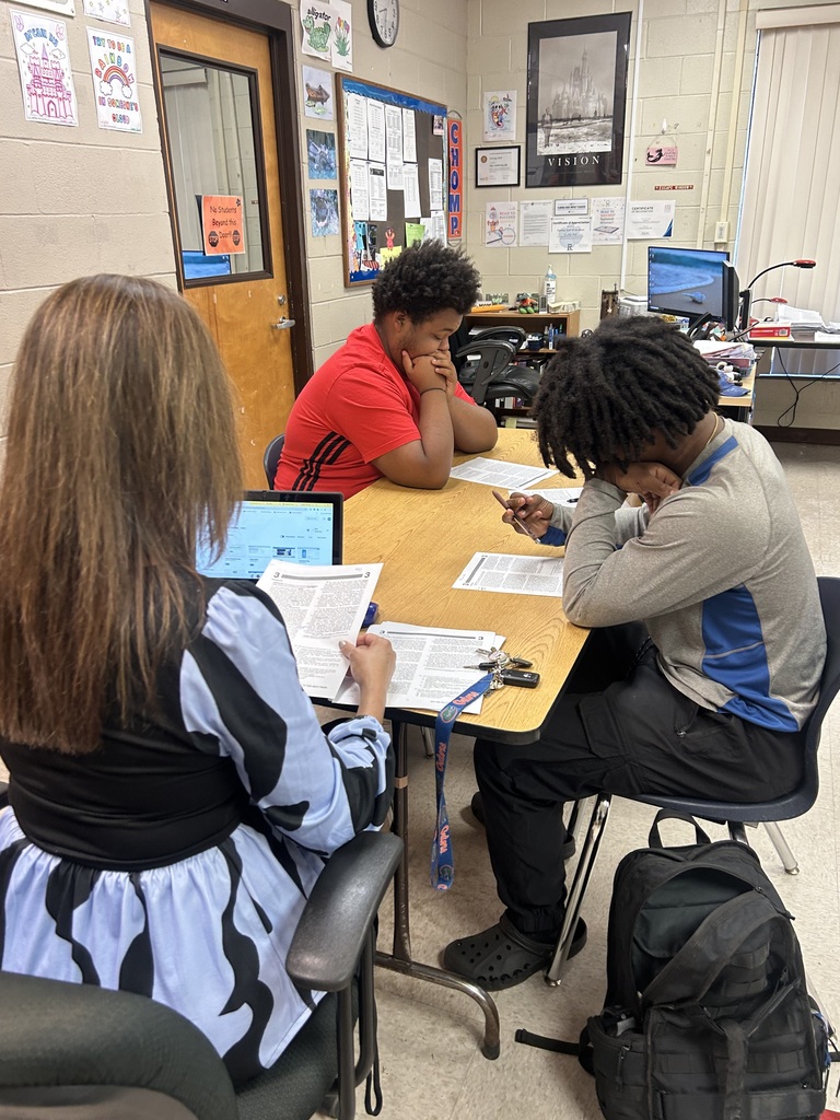 Ms. Holt’s reading students delved into an SAT-style lesson focused on analyzing tone and the author’s craft. Students took turns reading aloud by paragraph, stopping after each section to write the gist in the margins, strengthening comprehension and building a helpful review tool for SAT practice. After reading, they selected answers to evidence-based questions and justified their choices with direct textual support. 