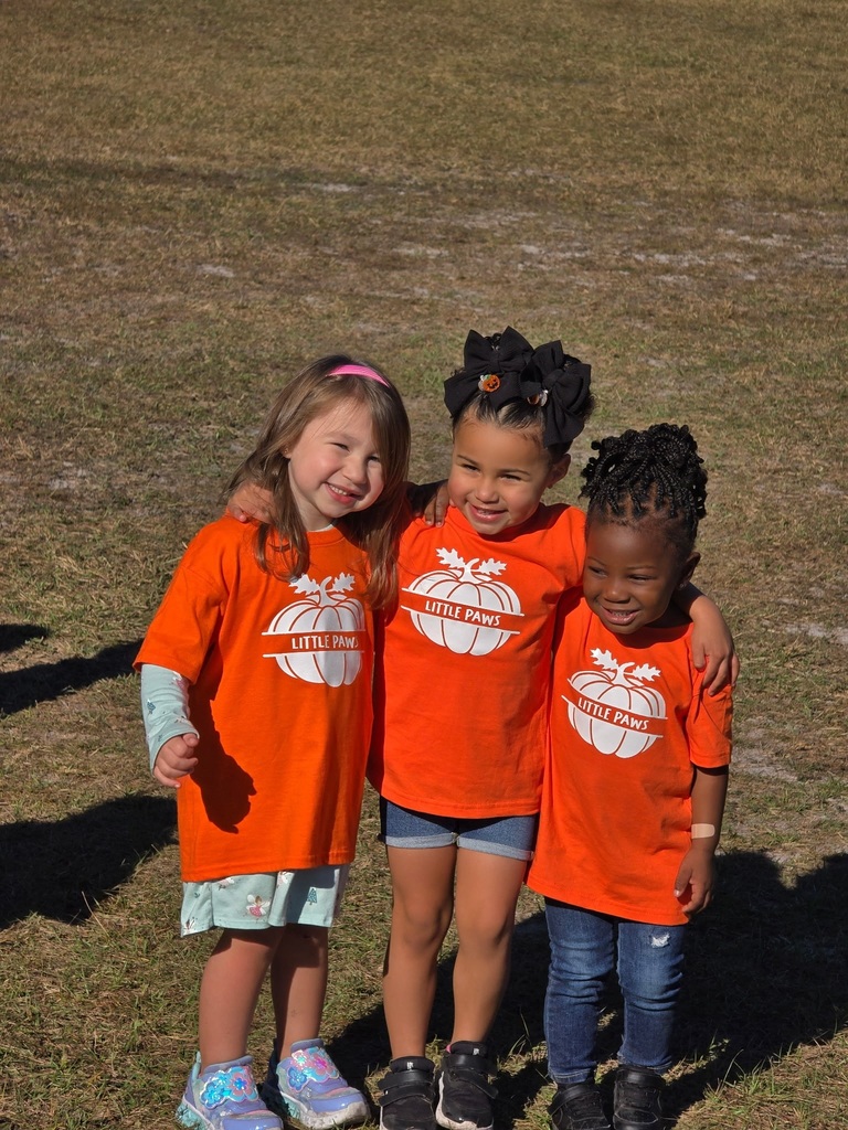 In November, our Little Paws enjoyed a fun-filled field trip to Amazing Grace Family Farms! From exploring the cornfield and interacting with farm animals to jumping, playing, and discovering new textures, our youngest Panthers had an unforgettable day of hands-on learning and fall adventures. We love seeing their smiles, curiosity, and joy as they experience the world beyond the classroom!