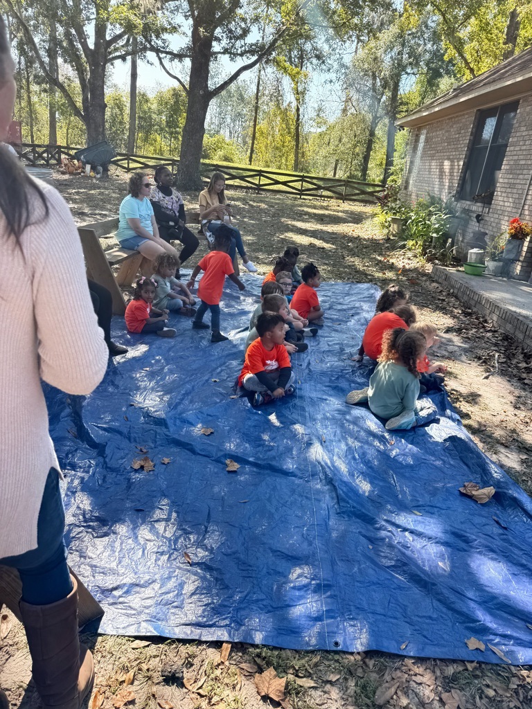 In November, our Little Paws enjoyed a fun-filled field trip to Amazing Grace Family Farms! From exploring the cornfield and interacting with farm animals to jumping, playing, and discovering new textures, our youngest Panthers had an unforgettable day of hands-on learning and fall adventures. We love seeing their smiles, curiosity, and joy as they experience the world beyond the classroom!