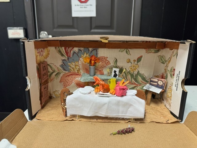Before the Thanksgiving break, Ms. Wilson’s Technical Theatre 1 students took a deep dive into the world of set design. Working in pairs, they followed the professional formula, starting with research and mood boards, to bring a Thanksgiving-themed prompt to life! The final result? These incredible mini models. We are so impressed by their attention to detail and design skills. Way to go, designers!