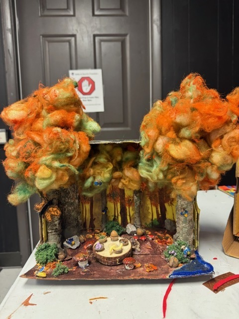 Before the Thanksgiving break, Ms. Wilson’s Technical Theatre 1 students took a deep dive into the world of set design. Working in pairs, they followed the professional formula, starting with research and mood boards, to bring a Thanksgiving-themed prompt to life! The final result? These incredible mini models. We are so impressed by their attention to detail and design skills. Way to go, designers! #PanthersRISE