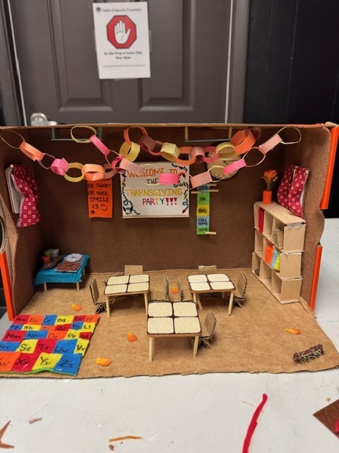 Before the Thanksgiving break, Ms. Wilson’s Technical Theatre 1 students took a deep dive into the world of set design. Working in pairs, they followed the professional formula, starting with research and mood boards, to bring a Thanksgiving-themed prompt to life! The final result? These incredible mini models. We are so impressed by their attention to detail and design skills. Way to go, designers! #PanthersRISE