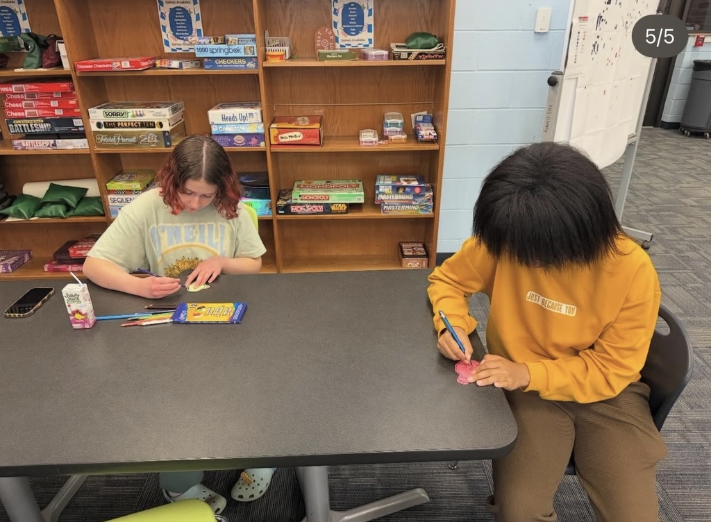Our Multicultural Club had so much fun decorating ornaments on Friday, and these beautiful handmade pieces are now on display in our school library to help brighten the holidays. Be sure to stop by and enjoy their creativity!