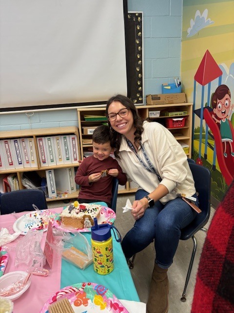 Our Little Paws students had a great time at their Gingerbread House Party, and we loved having parents join in the fun! Students and families worked together to decorate gingerbread houses, laugh, and enjoy some quality time on campus.  Thank you to our Little Paws families for coming out and making this a fun and memorable event for our youngest Panthers!