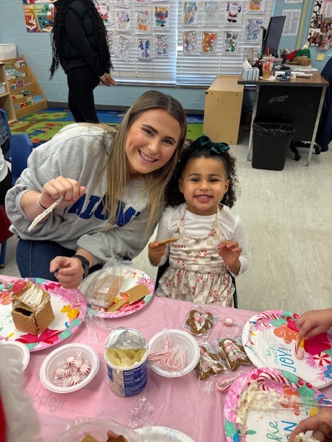 Our Little Paws students had a great time at their Gingerbread House Party, and we loved having parents join in the fun! Students and families worked together to decorate gingerbread houses, laugh, and enjoy some quality time on campus.  Thank you to our Little Paws families for coming out and making this a fun and memorable event for our youngest Panthers!