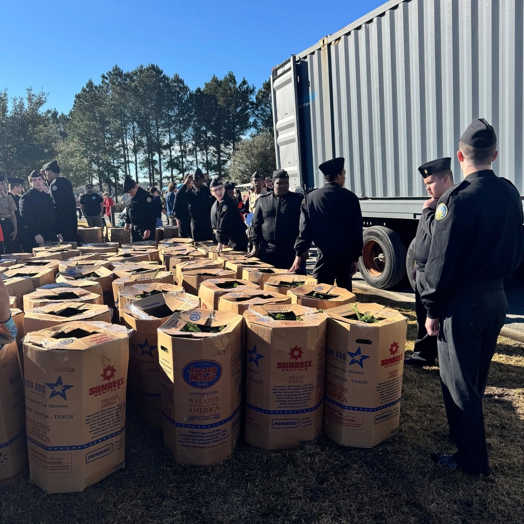 Ridgeview High School NJROTC cadets proudly volunteered at Jacksonville National Cemetery in support of Wreaths Across America. Our cadets assisted with the unloading of wreaths and helped with the placement of remembrance wreaths, honoring our nation’s fallen heroes and ensuring each veteran was remembered by name.  Through their service, our cadets demonstrated respect, leadership, and a deep commitment to honoring those who served our country. We are incredibly proud of their willingness to give their time and represent Ridgeview with dignity and patriotism at such a meaningful event.