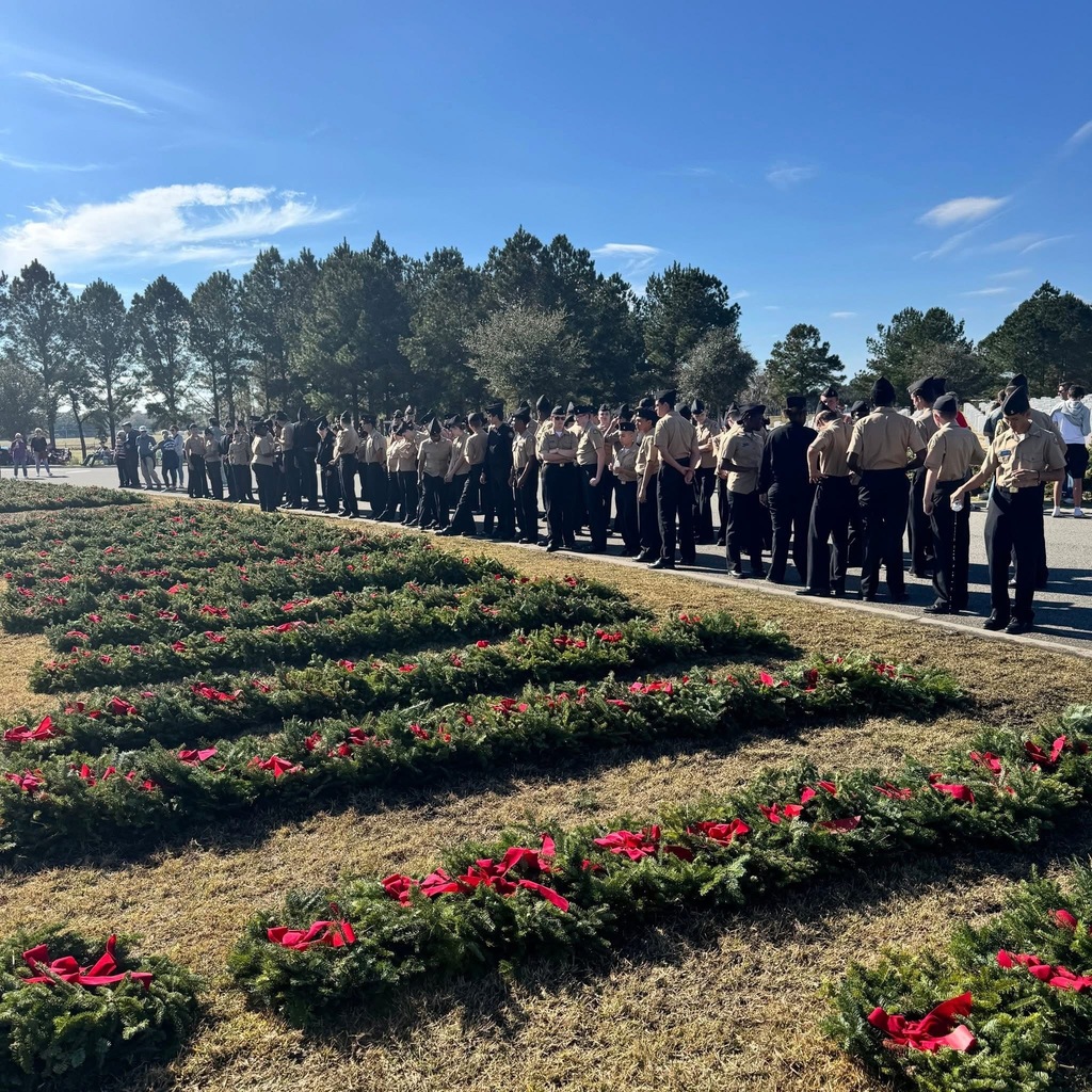 Ridgeview High School NJROTC cadets proudly volunteered at Jacksonville National Cemetery in support of Wreaths Across America. Our cadets assisted with the unloading of wreaths and helped with the placement of remembrance wreaths, honoring our nation’s fallen heroes and ensuring each veteran was remembered by name.  Through their service, our cadets demonstrated respect, leadership, and a deep commitment to honoring those who served our country. We are incredibly proud of their willingness to give their time and represent Ridgeview with dignity and patriotism at such a meaningful event.