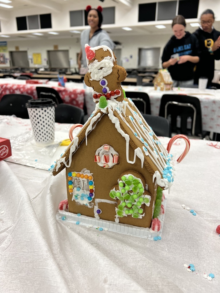 Link Crew Gingerbread House Competition 