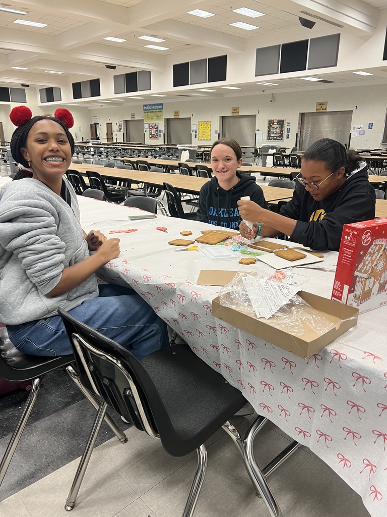 Link Crew Gingerbread House Competition 