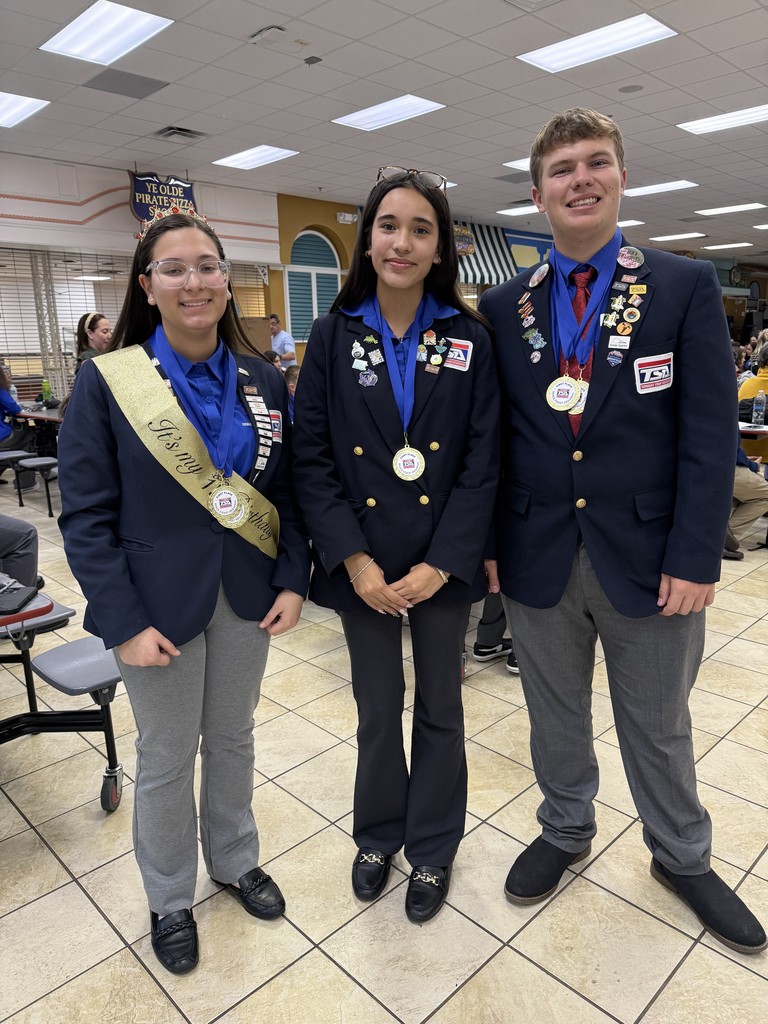 We are so proud to celebrate Hannah Adams for her outstanding performance at the TSA Space Coast Regional Competition held December 5–6!  ✨ Results: 🥇 1st Place – Senior Solar Sprint 🥉 Bronze Award Recipient 👏 7th Place – Chapter Team  Hannah’s hard work, innovation, and dedication truly shined at the regional level. Congratulations on representing Ridgeview so well—we can’t wait to see what’s next! 💙🐾