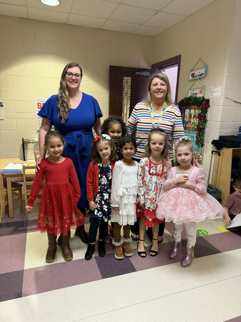 🎶🎄Kindergarten Fun!🎄🎶 Our SPC Kindergarten kidlets did the best job during their holiday concert!