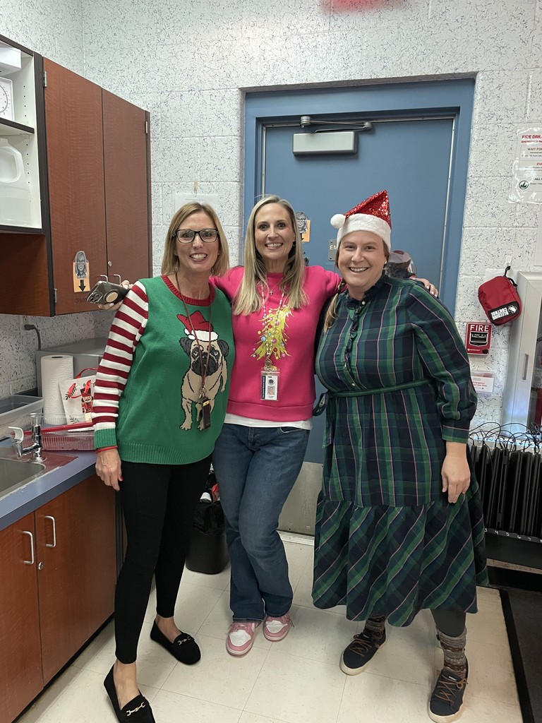 🥞🥓5th Grade Fun!🥓🥞 We had the best time at our Holiday Celebration with homemade pancakes!