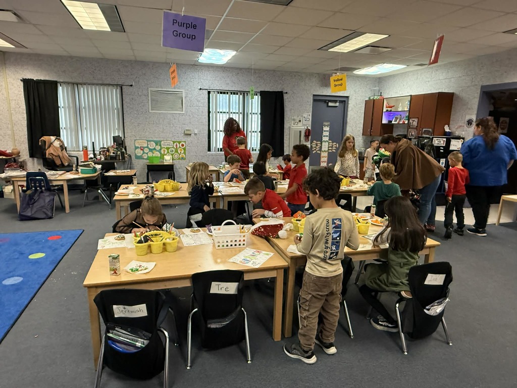 🥳First Grade Fun🥳 Such a fun way to celebrate the holidays...with a party!