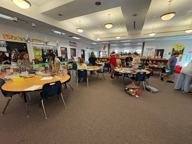 ✨4th-6th grade ES Market Day✨ Mrs. Van De Water's kiddos had the best time during their Market Day creating & selling their goodies!