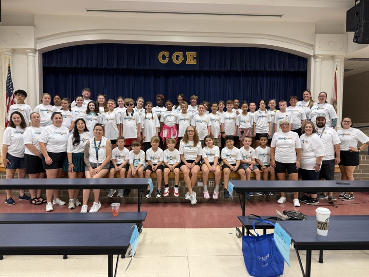 group photo of all student and teacher volunteers