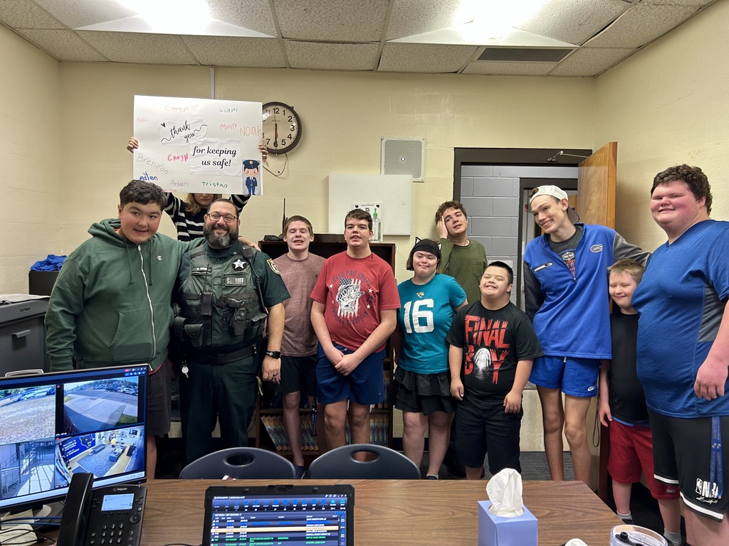 Today, Ms. Cannarella’s students reminded us that appreciation and kindness go a long way. In honor of National Law Enforcement Appreciation Day, they surprised our School Resource Officer, Deputy Toblin, with a heartfelt poster they created to say thank you.  This meaningful gesture reflects not only creativity, but also respect, gratitude, and an understanding of the important role Deputy Toblin plays in keeping our campus safe and supported each day. Moments like this show the power of connection and the impact our students can have when they lead with empathy.  Thank you, Deputy Toblin, for all you do for our Ridgeview family—and thank you to Ms. Cannarella’s students for sharing such a genuine and thoughtful message.
