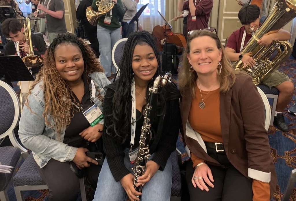 This past weekend, Ridgeview High School was proudly represented at the FMEA Professional Learning Conference, one of the largest music education events in the nation.  Congratulations to Lillian Michel, selected for the All-State Chorus, and Janaya Francis, selected for the All-State Band—an incredible achievement earned through a highly rigorous audition process recognizing Florida’s top student musicians.  We are so proud of Lillian and Janaya, and extend a huge thank you to their directors, Ms. Bice and Mr. Colón, for their exceptional instruction, dedication, and support. Panther Pride was on full display! 🐾🎶