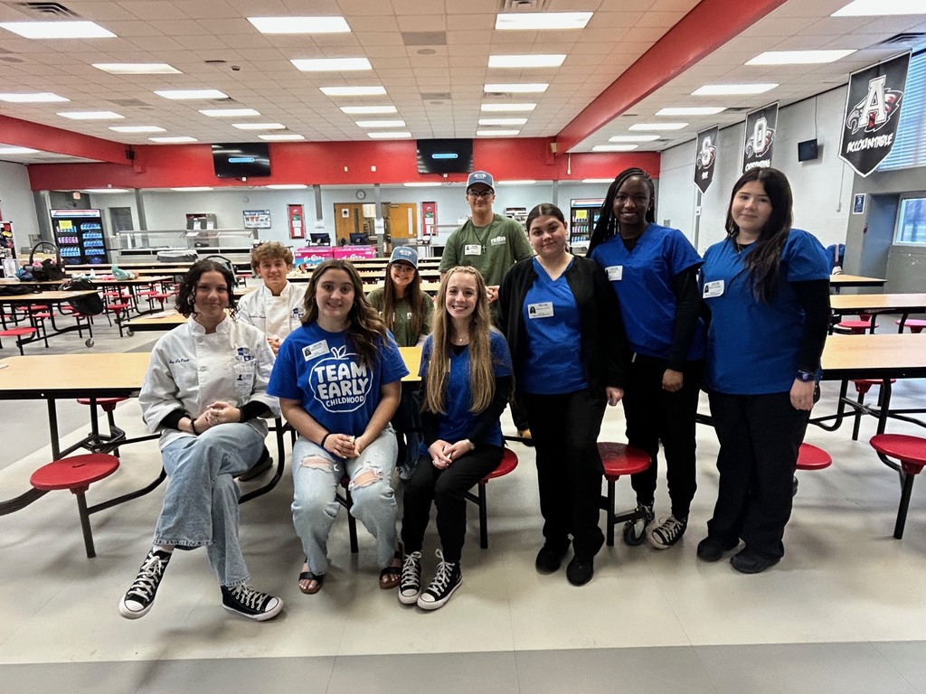 Last Wednesday, our Panthers took Ridgeview pride on the road again, this time with a visit to Wilkinson Junior High! We had a fantastic time connecting with our rising 9th graders, sharing the many exciting opportunities that await them at Ridgeview, and answering their questions about high school life. Their enthusiasm and curiosity were incredible, and we can’t wait to welcome these future Panthers to our campus!  #PanthersRISE 🐾