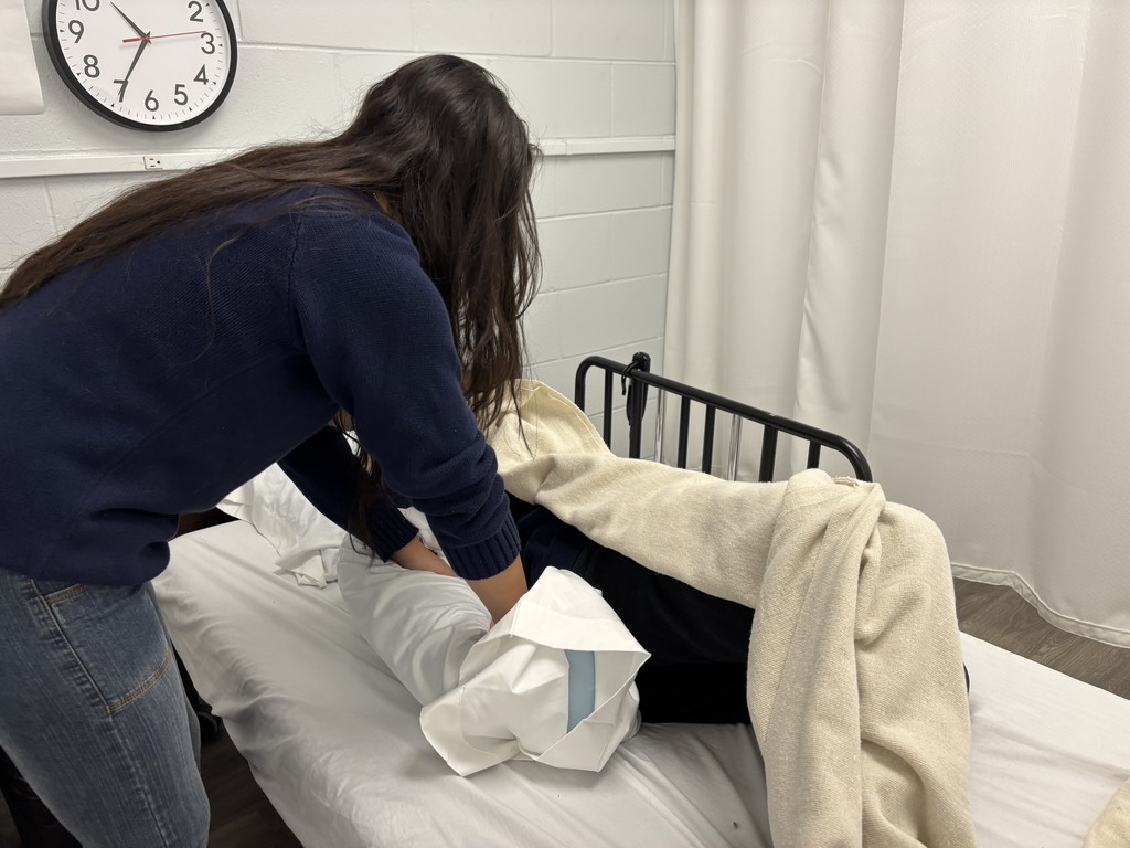 Our CNA seniors have spent the past few months rolling up their sleeves and mastering real-world healthcare skills. Through hands-on practice, they’re building confidence, professionalism, and a strong foundation for success in the medical field.