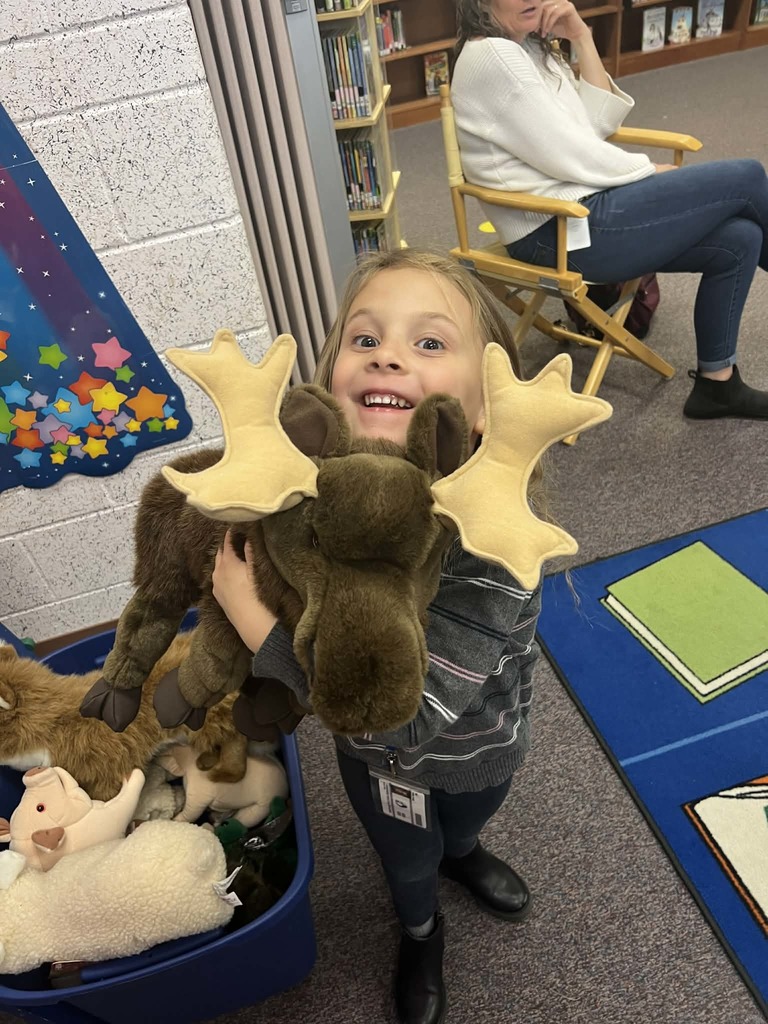 What do you do when your kidlets are excited about becoming readers?📘 Practice with puppets on Buddy Reading Day! 🥰