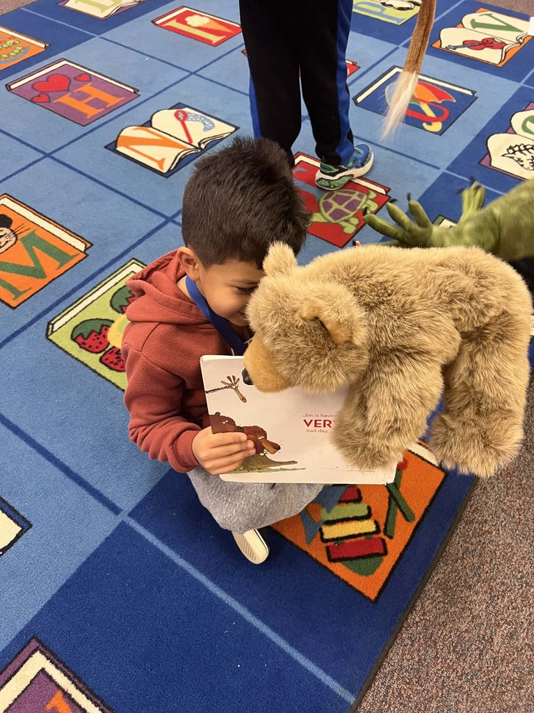 What do you do when your kidlets are excited about becoming readers?📘 Practice with puppets on Buddy Reading Day! 🥰