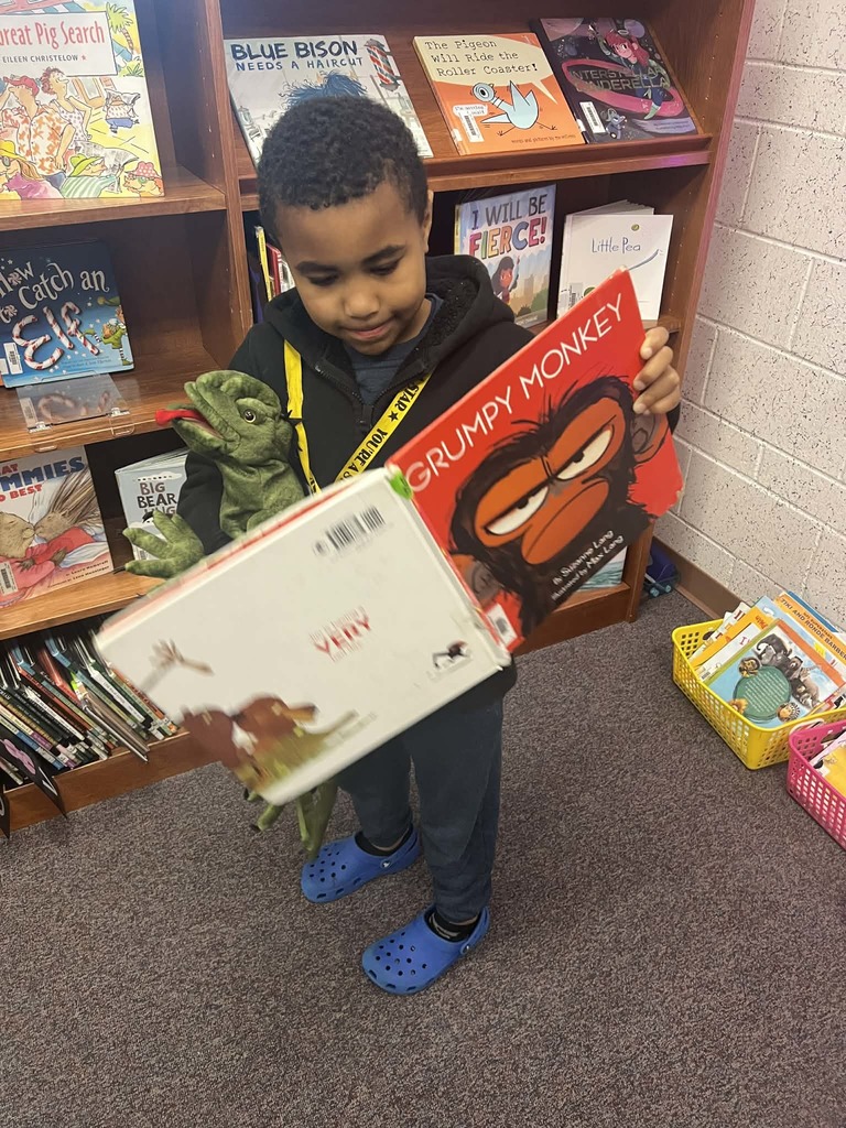 What do you do when your kidlets are excited about becoming readers?📘 Practice with puppets on Buddy Reading Day! 🥰