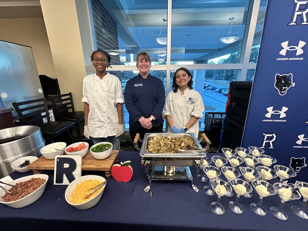 We are so proud of our Ridgeview Culinary Arts Program for representing RHS at the District Apple Awards last Thursday! Our talented culinary students showcased their skills by creating and serving a delicious signature mocktail along with a mashed potato mini bar. This crowd favorite highlighted both creativity and professionalism. From presentation to flavor, they truly exemplified excellence and gave our district a taste of the outstanding work happening in our kitchens every day.  