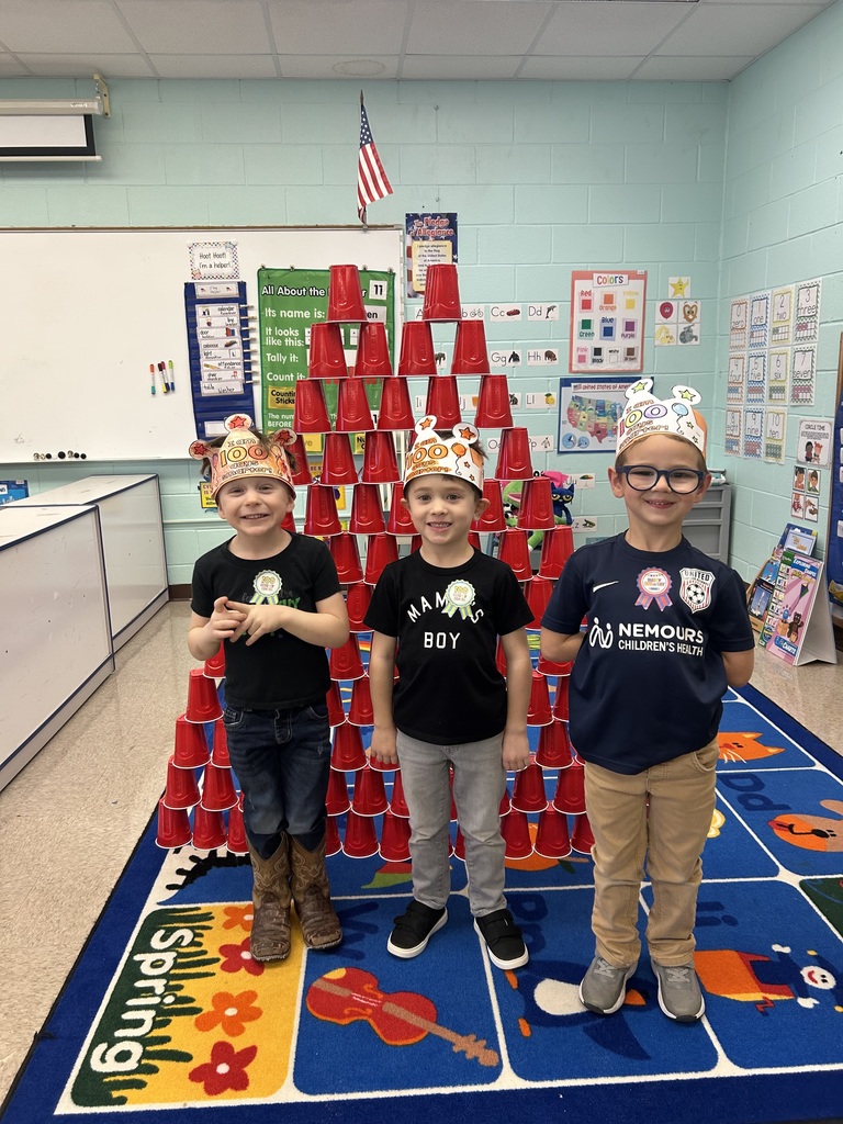 Our Little Paws, with the help and support of our Early Childhood Education Level 1 students, had a fantastic time celebrating the 100th day of school last Friday! Throughout the day, students rotated through several fun and engaging activities that combined counting, creativity, and hands-on learning, including building and sorting collections of 100 items, creating special crafts, and enjoying themed snacks. It was wonderful to see our older students modeling leadership and care while our youngest learners celebrated this milestone with big smiles, curiosity, and excitement. What a joyful day of learning and partnership! 