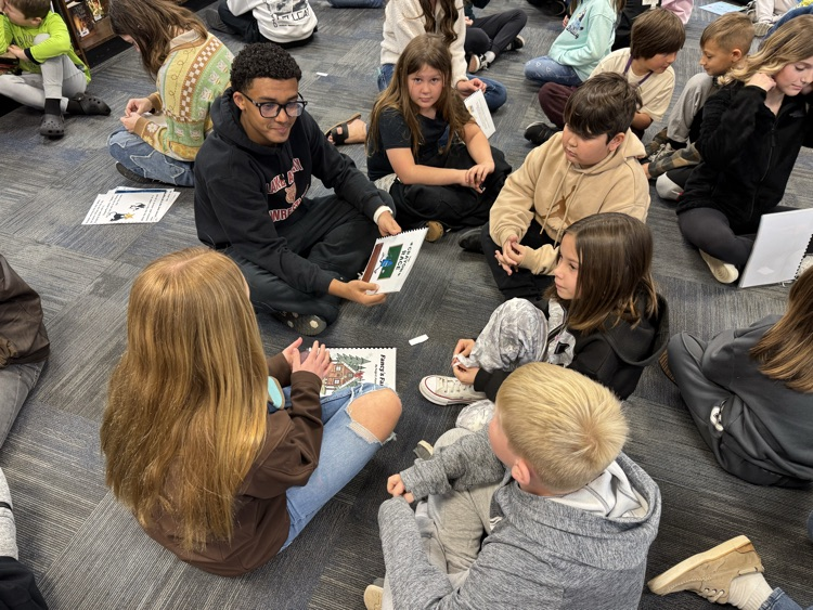 LAJ students read to LAE students  