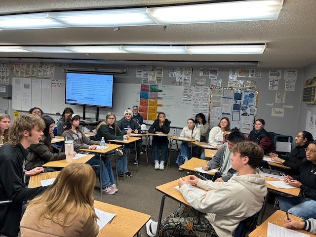 Ms. Correa’s IB Spanish B seniors strengthened their language proficiency skills as they prepared for their Internal Assessment by participating in a Socratic seminar. Students engaged in thoughtful, student-led discussions on current issues, including the use of AI in schools and the impact of misinformation in the media, demonstrating strong communication, critical thinking, and global awareness.