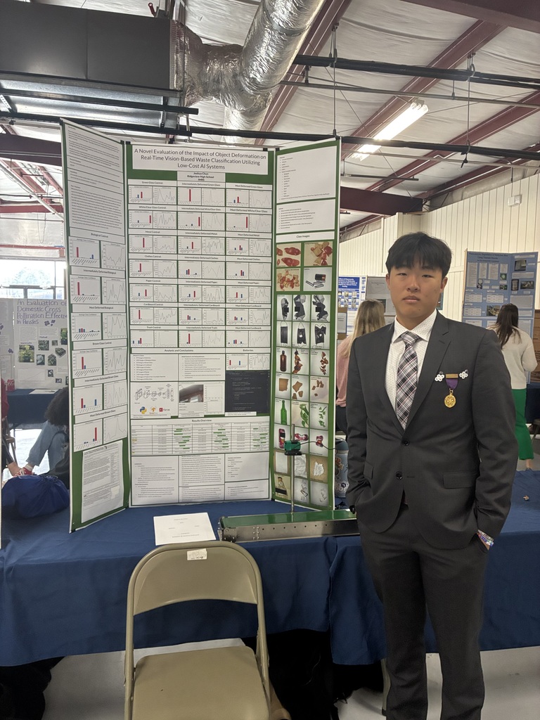 We are incredibly proud of our Ridgeview High School students who competed in the District Science Fair on Tuesday! A total of 43 RHS students, representing 37 unique projects, showcased their curiosity, creativity, and scientific thinking at the regional level. We were excited to see representation from all grade levels and a wide variety of classes, highlighting the depth of learning and innovation happening across our campus. Congratulations to all of our student scientists for their hard work and dedication, and we can’t wait to celebrate your accomplishments at the Science Fair Awards hosted at RHS on Tuesday night.
