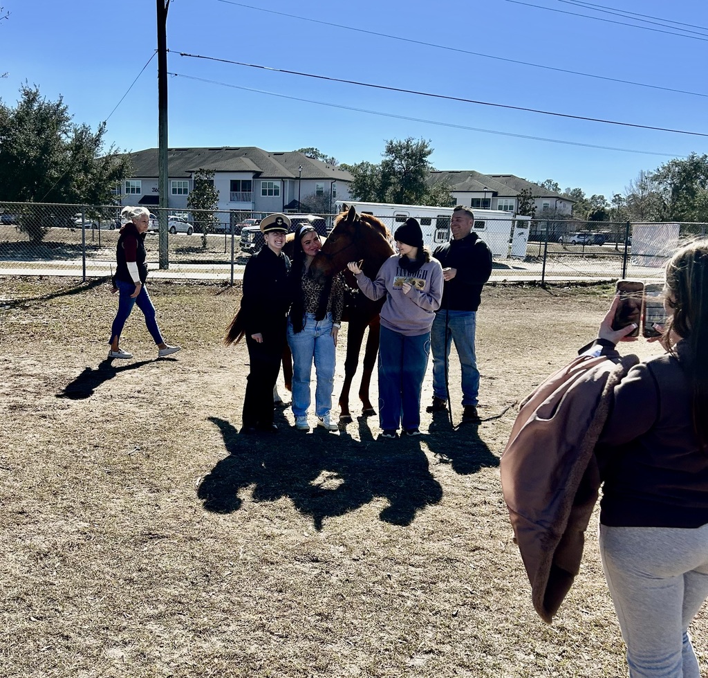 Students in Ms. Ryan’s class experienced psychology in action as they interacted with a horse and trainer to explore classical and operant conditioning. Through this hands-on learning, students observed how classical conditioning uses cues, such as a clicking sound paired with pressure, to help an animal learn a behavior. In contrast, operant conditioning relies on rewards and consequences to shape actions over time. This real-world experience connected to our AICE Psychology curriculum, including the Fagan elephant study, and helped students see how learning theories apply beyond the classroom in meaningful and memorable ways.