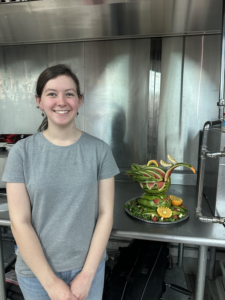 Our Culinary Team completed a timed practice last week, working under true competition conditions as they managed time, stations, and teamwork while demonstrating strong knife skills, cooking techniques, and professional plating. From hot-line coordination and dough preparation to detailed sauce work and an impressive edible centerpiece, students demonstrated focus, creativity, and confidence throughout the practice. The level of precision and collaboration on display reflects their dedication as they prepare to represent Ridgeview at the ProStart Culinary Team Competitions in Orlando. We are so proud of their hard work and can’t wait to cheer them on!