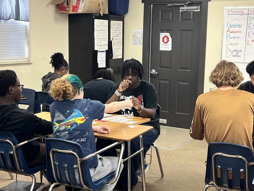 Ms. Mayfield’s AICE U.S. History students engaged in a collaborative review activity focused on building historical “chain reactions” from 1820–1850. Working in teams, students analyzed cause-and-effect relationships. They emphasized long-term historical significance rather than isolated events, strengthening the analytical thinking and reasoning skills essential for advanced AICE writing assessments.