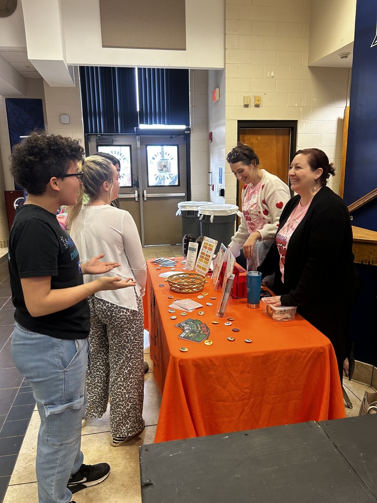 Last week, we welcomed representatives from Quigley House to campus to share important information and resources with our students in recognition of Teen Dating Violence Awareness Month. Led by Housing and Outreach Advocate Christina Kelley, these conversations focused on healthy relationships and where students can turn for support, helping ensure our Panthers are informed, empowered, and supported. We truly appreciate Quigley House’s partnership and their commitment to educating and supporting our students in a safe, engaging, and meaningful way.