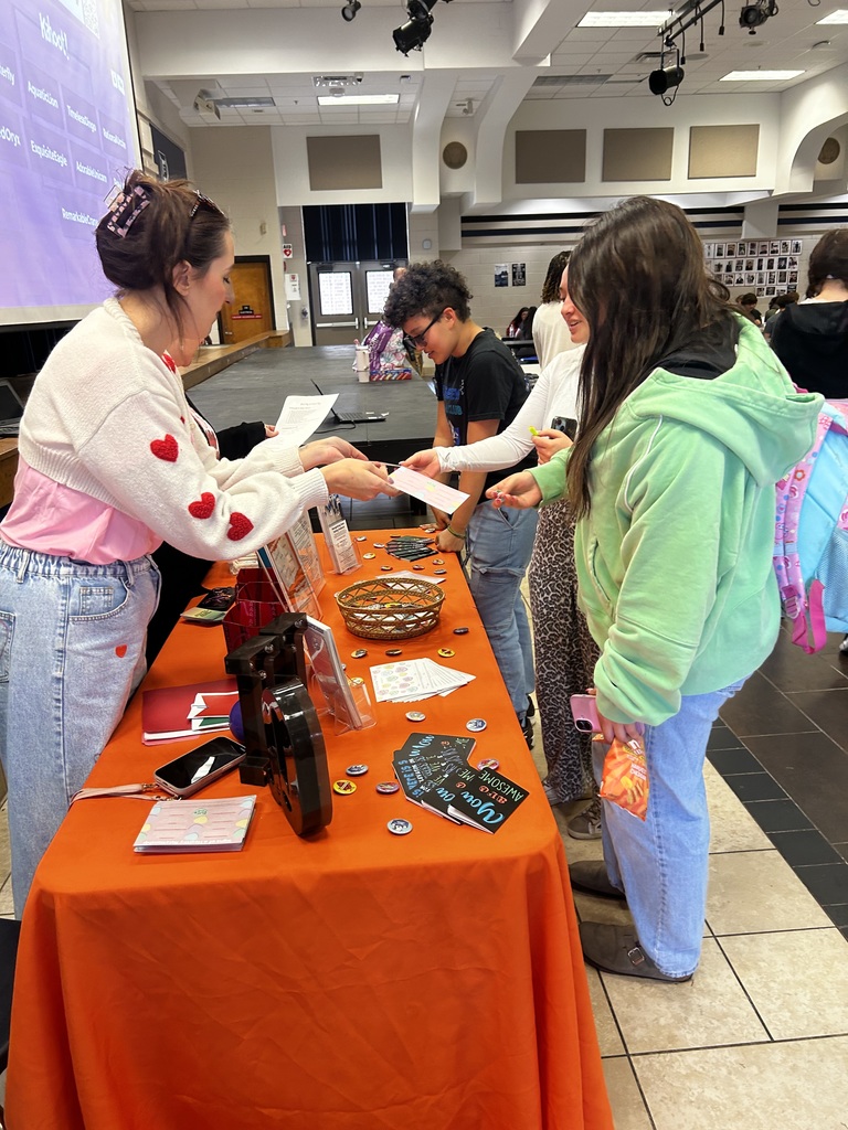 Last week, we welcomed representatives from Quigley House to campus to share important information and resources with our students in recognition of Teen Dating Violence Awareness Month. Led by Housing and Outreach Advocate Christina Kelley, these conversations focused on healthy relationships and where students can turn for support, helping ensure our Panthers are informed, empowered, and supported. We truly appreciate Quigley House’s partnership and their commitment to educating and supporting our students in a safe, engaging, and meaningful way.