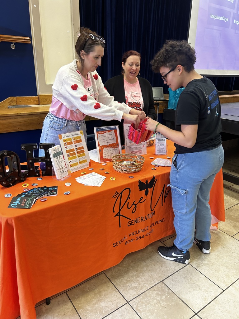 Last week, we welcomed representatives from Quigley House to campus to share important information and resources with our students in recognition of Teen Dating Violence Awareness Month. Led by Housing and Outreach Advocate Christina Kelley, these conversations focused on healthy relationships and where students can turn for support, helping ensure our Panthers are informed, empowered, and supported. We truly appreciate Quigley House’s partnership and their commitment to educating and supporting our students in a safe, engaging, and meaningful way.