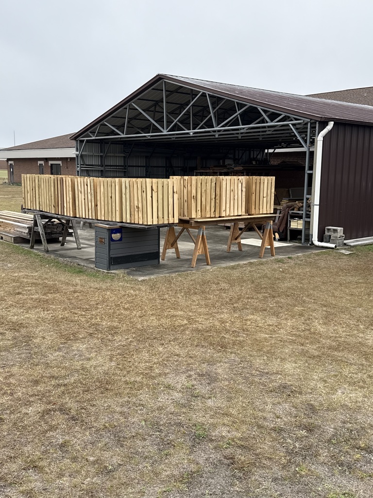 We were excited to host the North East Florida Builders Association on campus as they led a Nail Driving Competition for our students! Participants put their skills, focus, and precision to the test in a fun, high-energy challenge that highlighted the importance of craftsmanship, safety, and real-world construction techniques. Experiences like this connect classroom learning to industry expectations and give our Panthers valuable exposure to career pathways in the skilled trades. We are grateful for this partnership and the opportunity it provided our students!